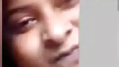 Cute Desi Girl Showing Boobs On Video Call