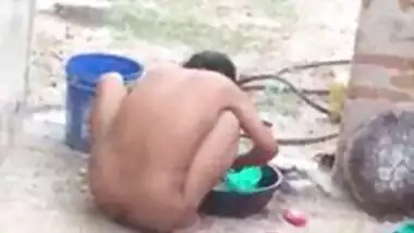 Village indian aunty bathing video on