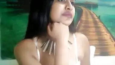 Beautiful Desi Babe Nude Cam Show