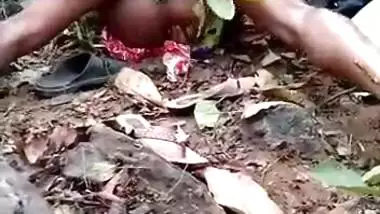 Dehati couple caught fucking in jungle