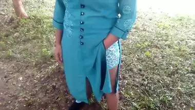 First Ever Desi Indian Bhabhi Outdoor Public Big Ass Show Compilation