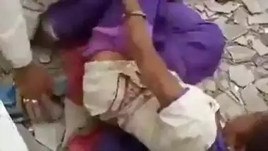 Desi hindi speaking Indian Chacha Randi ko chod te howe pakre gaye