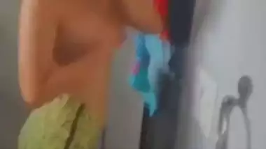 Nude videos merged of this cute girlfriend from Indore