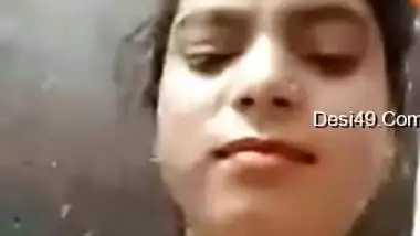 Today Exclusive -cute Desi Girl Shows Her Boobs On Vc