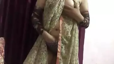 Desi sex MMS! Perv couple filming their sex act In their bedroom