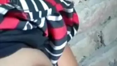 Today Exclusive -desi Village Girl Shows Her Boobs