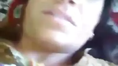 Sexy Gujarati Aunty Exposing Naked Body