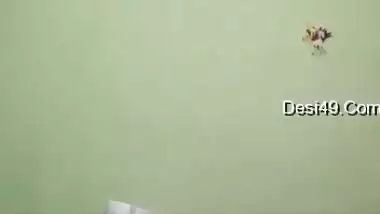 Mallu Bhabhi Shows Her Boobs