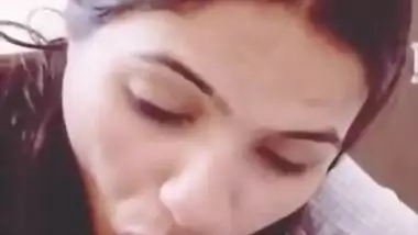 Indian Hot Girl Showing Her Sexy boobs Part 1