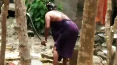 Indian Is Taking A Bath And Show Boobs And Big Ass