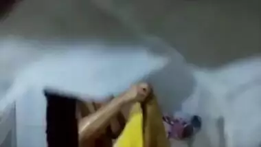 Bhabhi bathing secretly recorded by neighbour