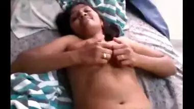 Big boobs Mallu bhabhi gives passionate blowjob