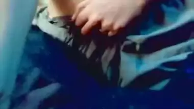 Mallu girl shows her tits to bf