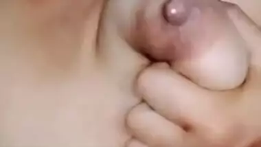 Naughty mature Bhabhi playing with boobs with dirty talk