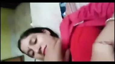 Desi guy sneaks into stepsister's bedroom to touch XXX natural breasts