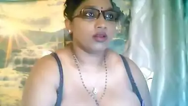 Busty Indian wife camsex chat with her facebook sex partner