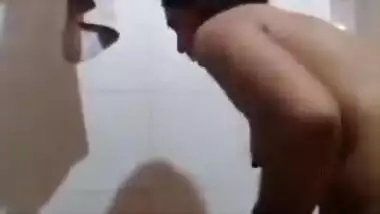 Horny Mature aunty bathing and pussy showing selfie for boyfriend