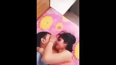 Desi aunty porn video with hubby’s friend