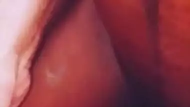 ප්‍රෙග්න්ට්  එක්ක නාන ගමන් අතේ ගහලා දුන්නා | Sri Lankan Pregnant Wife giving Handjob