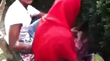 Couple Romance In Park - Movies. video3porn3