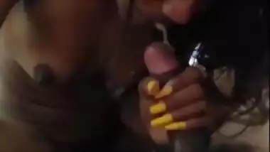 ගිලින්න ඕනිමද...sri Lankan Girlfriend Drinking Cum