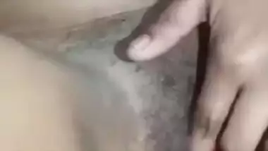 Desi Girl Showing Her Boobs and Pussy