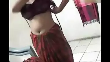 Young aunty showing off her hot naked body