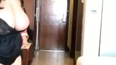 Sexy Indian Bhabhi Showing Her Ass and Pussy