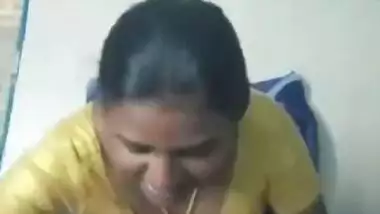 Mature Bhabhi Giving Blowjob