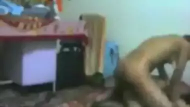 Hot desi housewife from Mumbai exposing herself...