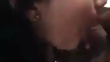 Plump Desi bhabhi oral stimulation MMS movie scene scandal