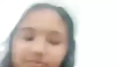 Desi Girl Showing Her Bigboobs