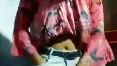 Cute Desi girl Shows her Boobs and Pussy Part 2