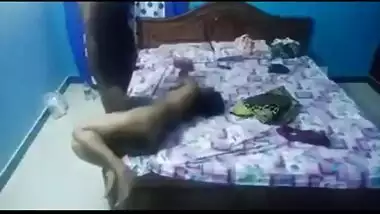 Cheating Indian wife porn video with hubby’s friend