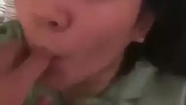 Young girl giving handjob and mouth fingered