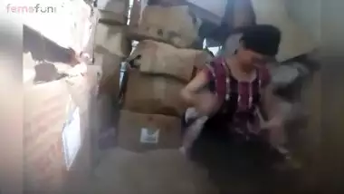 Desi52 wife works as a seller fucked by boss in the barn