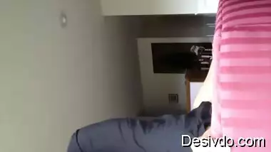 Waaah very very beautiful indian Rich aunty seducing younger cousin boy