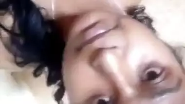 Desi Girl Showing Her Boobs and Pussy