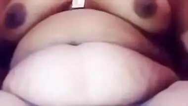 Desi pussy dildoing with videshi vibrator MMS clip