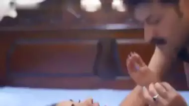 A lusty man fucks his wife’s hot friend in Hindi sexy bf