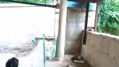 Desi cute teen girl bath video capture