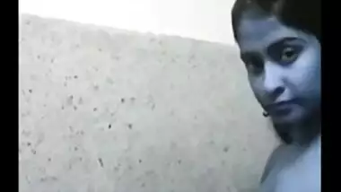 Indian girl nude MMS video to rock your sex mood