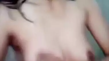 Desi selfie girl Masturbating in the bathroom