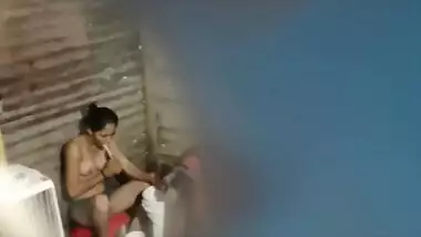 Village bhabhi bathing full nude