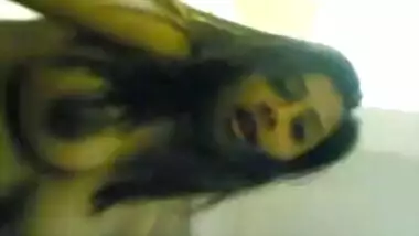 Indian chick sucks penis like a pro and then rides