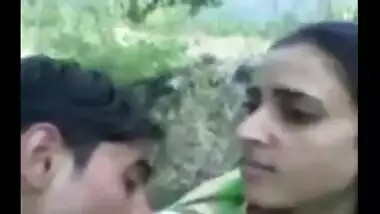 Desi village bhabhi’s outdoor sex with her neighbor