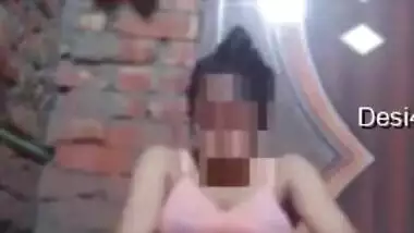 Desi mom in pink bra entertains herself with the help of the vegetable