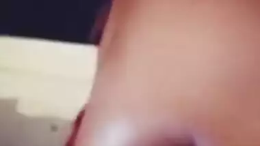 Srilanka teen sex sinhala xxx කෙල්ලෝ බඩු යවගන්නෙ මේ ව්දිහට