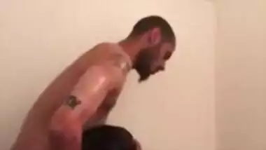 Mumbai hot bhabhi shower porn with lover