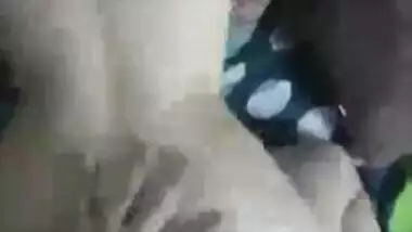 Padosan ki chikni chut society guard ne chod kar phadi